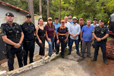 Prefeitura realiza a demolição das casas situadas em área de risco no Córrego Aranha